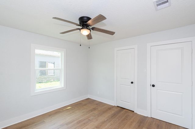 218 Evans Street, Angleton, TX 77515