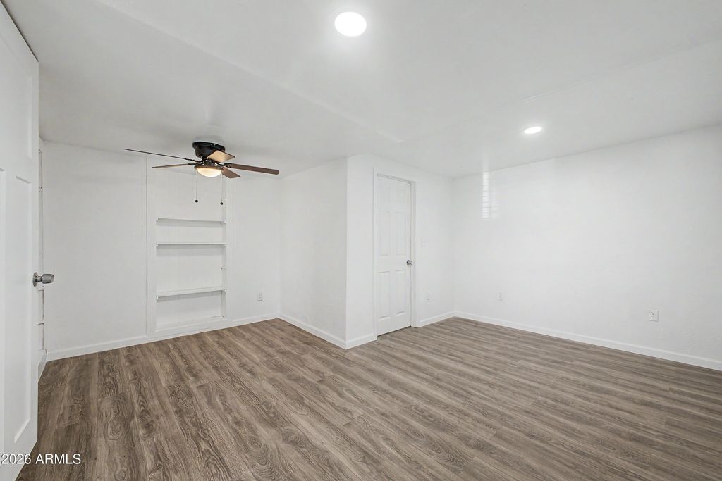 Image 14 of property listing at 5438 E ALDER Avenue, Mesa, AZ 85206