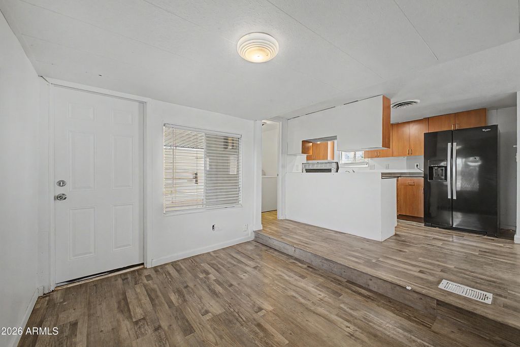 Image 7 of property listing at 5438 E ALDER Avenue, Mesa, AZ 85206