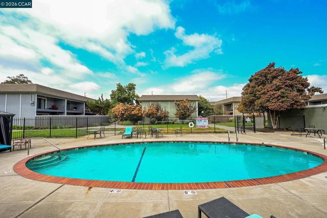 1218 Hookston Rd, Concord, CA 94518