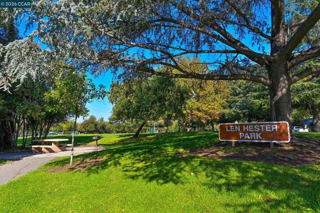 1218 Hookston Rd, Concord, CA 94518