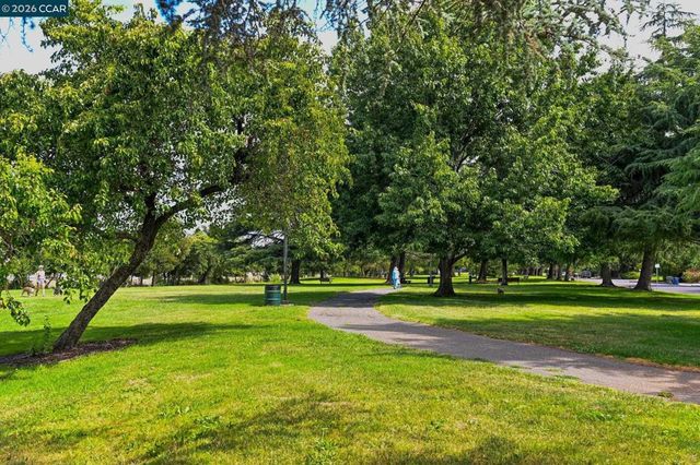 1218 Hookston Rd, Concord, CA 94518