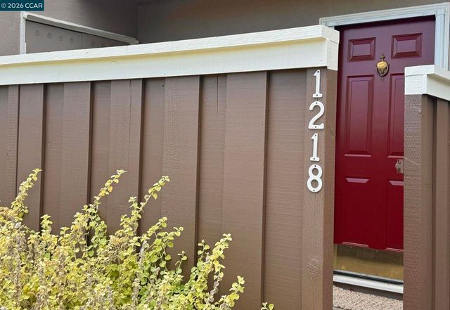 1218 Hookston Rd, Concord, CA 94518