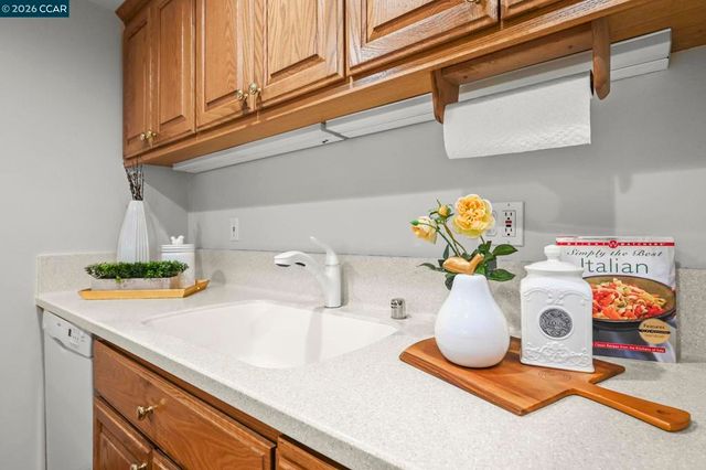 1218 Hookston Rd, Concord, CA 94518