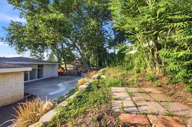 2837 S DAVIS BLVD, Bountiful, UT 84010