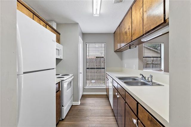 616 Cross Timbers Drive, College Station, TX 77840