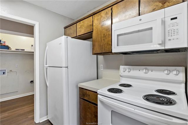 616 Cross Timbers Drive, College Station, TX 77840