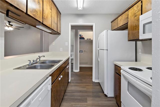 616 Cross Timbers Drive, College Station, TX 77840