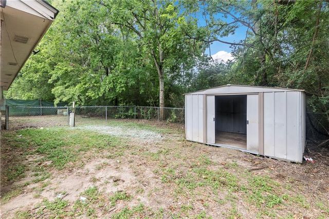 616 Cross Timbers Drive, College Station, TX 77840