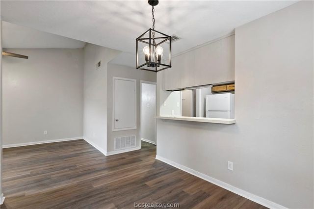 616 Cross Timbers Drive, College Station, TX 77840