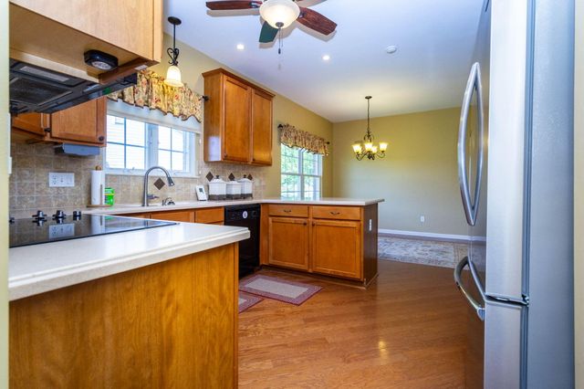 47507 Vistas Cir Drive N, Canton, MI 48188