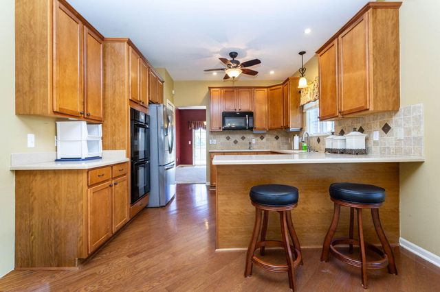 47507 Vistas Cir Drive N, Canton, MI 48188