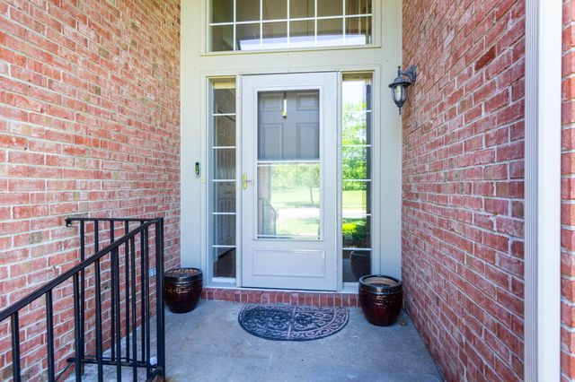 47507 Vistas Cir Drive N, Canton, MI 48188