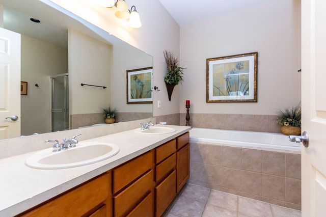 47507 Vistas Cir Drive N, Canton, MI 48188