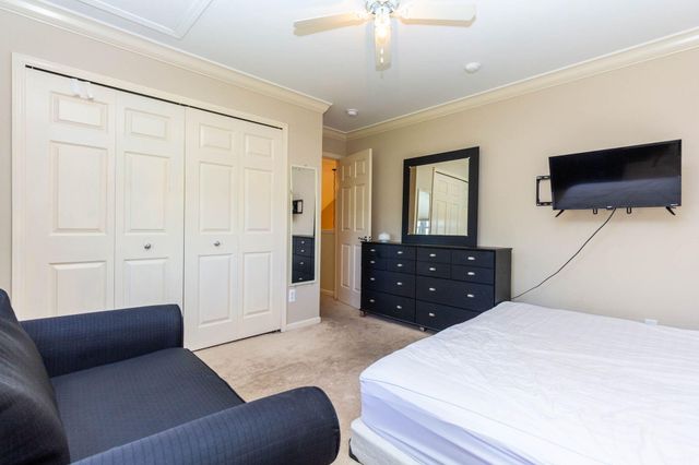 47507 Vistas Cir Drive N, Canton, MI 48188