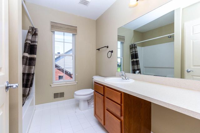 47507 Vistas Cir Drive N, Canton, MI 48188