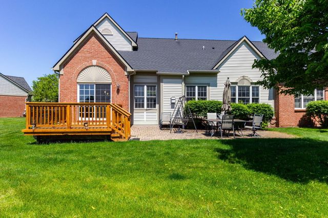 47507 Vistas Cir Drive N, Canton, MI 48188