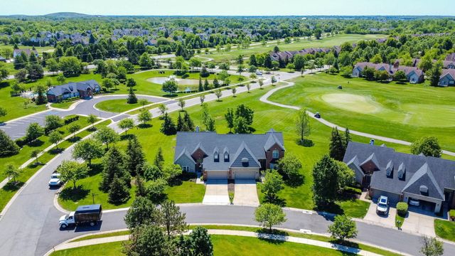 47507 Vistas Cir Drive N, Canton, MI 48188