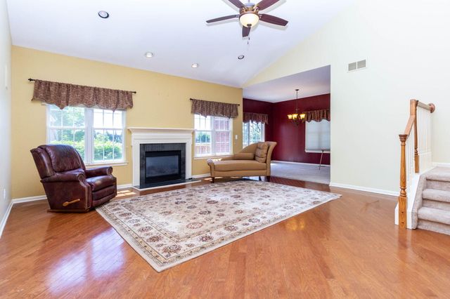 47507 Vistas Cir Drive N, Canton, MI 48188