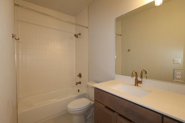 416 Lariat Loop, Liberty Hill, TX 78642