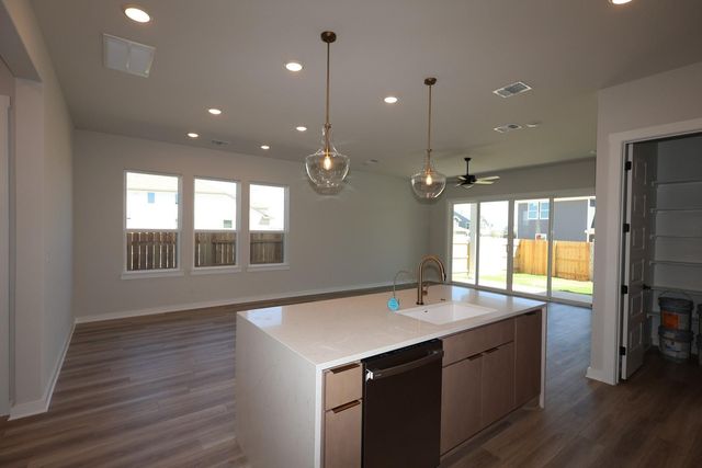416 Lariat Loop, Liberty Hill, TX 78642