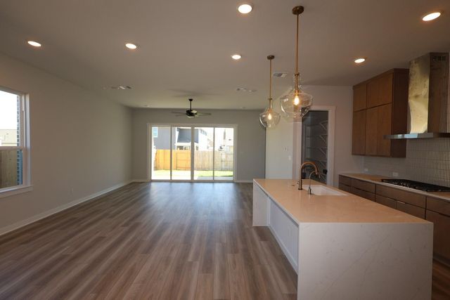 416 Lariat Loop, Liberty Hill, TX 78642