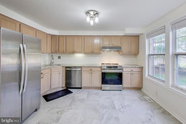 8932 BARROWGATE CT, Potomac, MD 20854