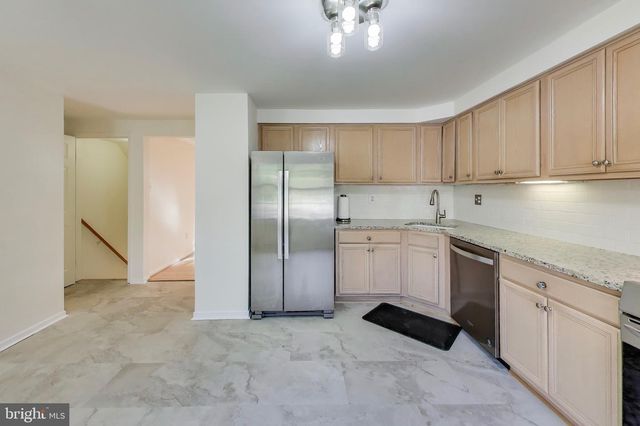 8932 BARROWGATE CT, Potomac, MD 20854