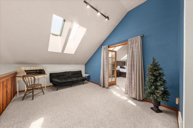 28413 N Selkirk View Dr, Chattaroy, WA 99003