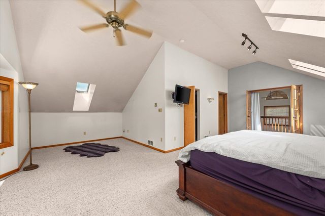 28413 N Selkirk View Dr, Chattaroy, WA 99003