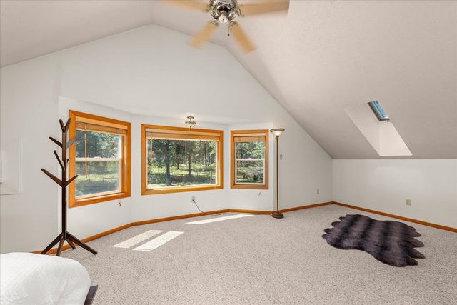28413 N Selkirk View Dr, Chattaroy, WA 99003