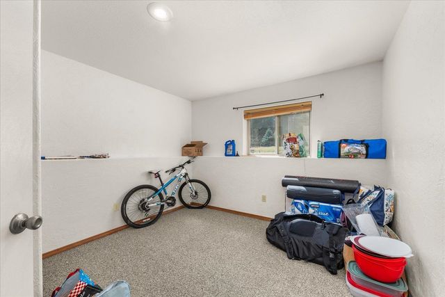28413 N Selkirk View Dr, Chattaroy, WA 99003