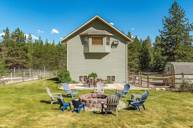 28413 N Selkirk View Dr, Chattaroy, WA 99003
