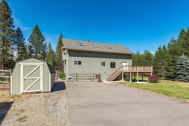 28413 N Selkirk View Dr, Chattaroy, WA 99003