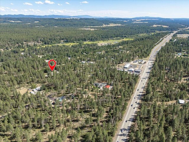 28413 N Selkirk View Dr, Chattaroy, WA 99003