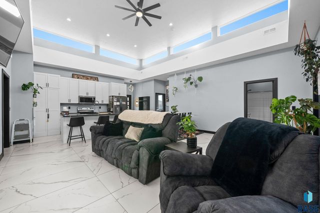 4309 N Ohio Ave Avenue, Sioux Falls, SD 57107