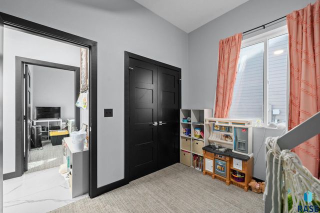 4309 N Ohio Ave Avenue, Sioux Falls, SD 57107