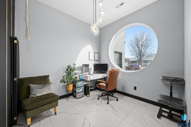 4309 N Ohio Ave Avenue, Sioux Falls, SD 57107