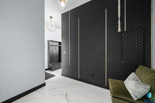 4309 N Ohio Ave Avenue, Sioux Falls, SD 57107