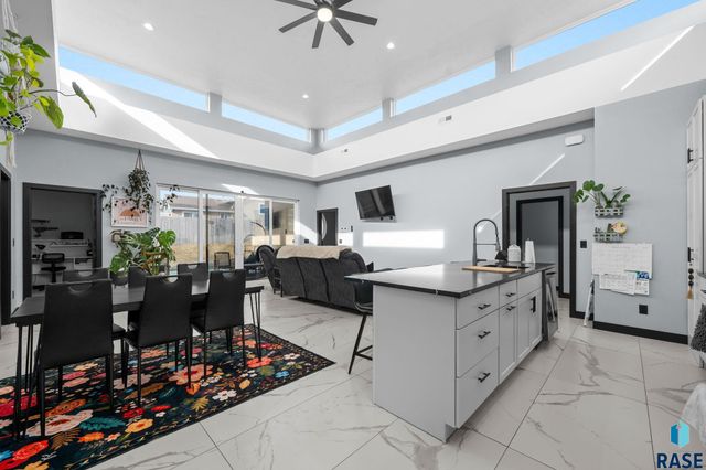 4309 N Ohio Ave Avenue, Sioux Falls, SD 57107