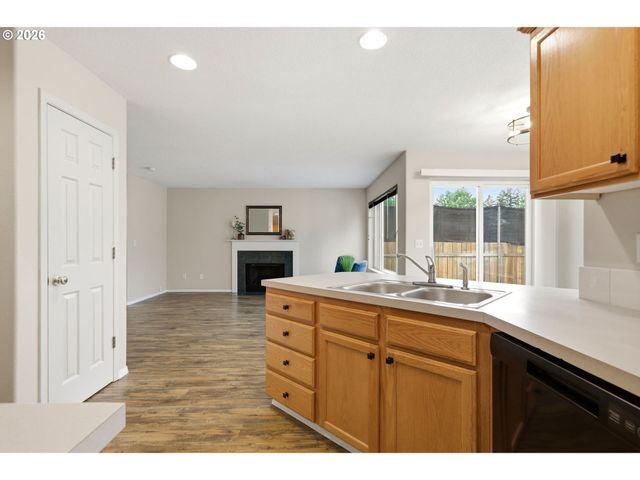 2346 N IRVINE St, Cornelius, OR 97113