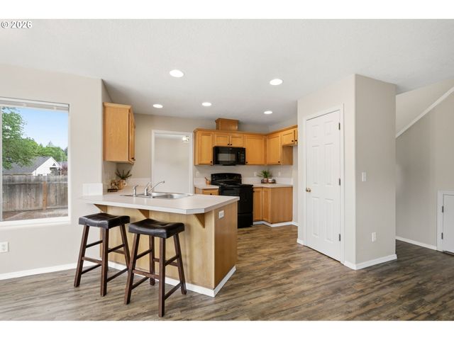 2346 N IRVINE St, Cornelius, OR 97113