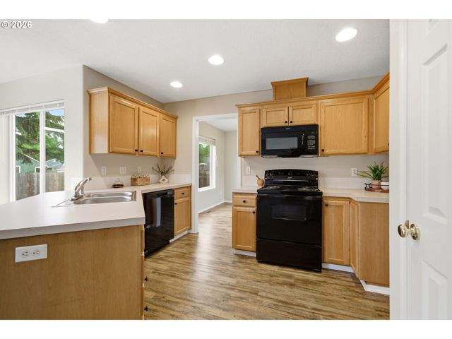 2346 N IRVINE St, Cornelius, OR 97113