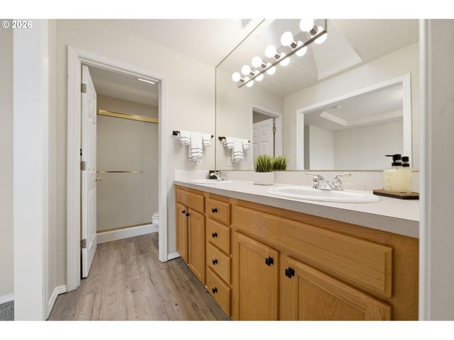 2346 N IRVINE St, Cornelius, OR 97113