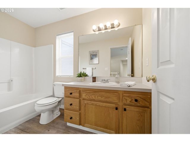 2346 N IRVINE St, Cornelius, OR 97113