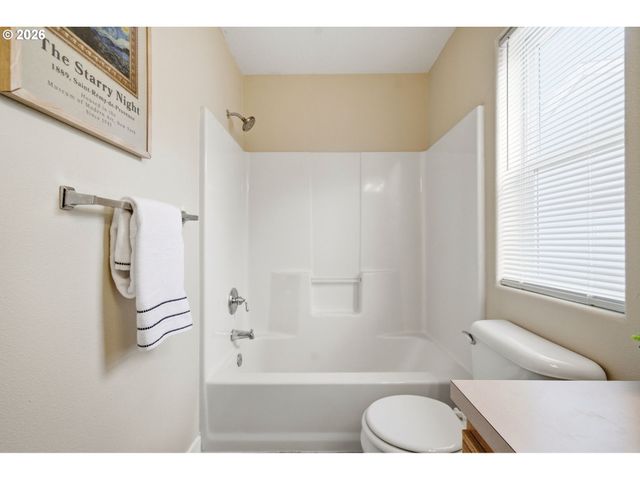 2346 N IRVINE St, Cornelius, OR 97113