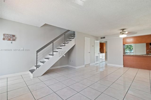2162 W 60th St 14203, Hialeah, FL 33016