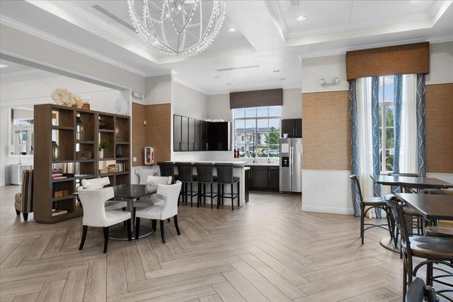 6013 Woods Edge Circle, Riviera Beach, FL 33410