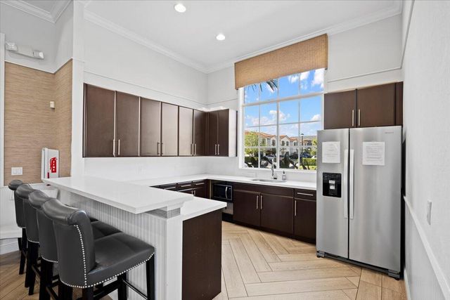 6013 Woods Edge Circle, Riviera Beach, FL 33410