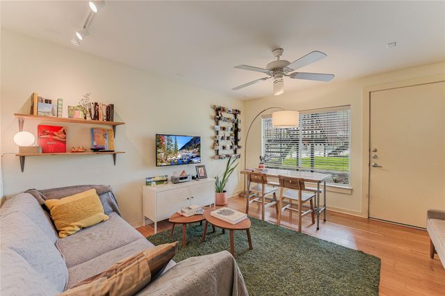 2200 Dickson DR 128, Austin, TX 78704